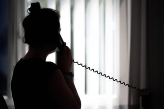 Telefonbetrug: In der Corona-Pandemie werden die Ängste der Menschen ausgenutzt. (Symbolbild)