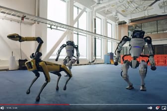 Ausschnitt aus dem Tanz-Video von Boston Dynamics: Zum Jahresende fährt die Roboterschmiede alles auf.