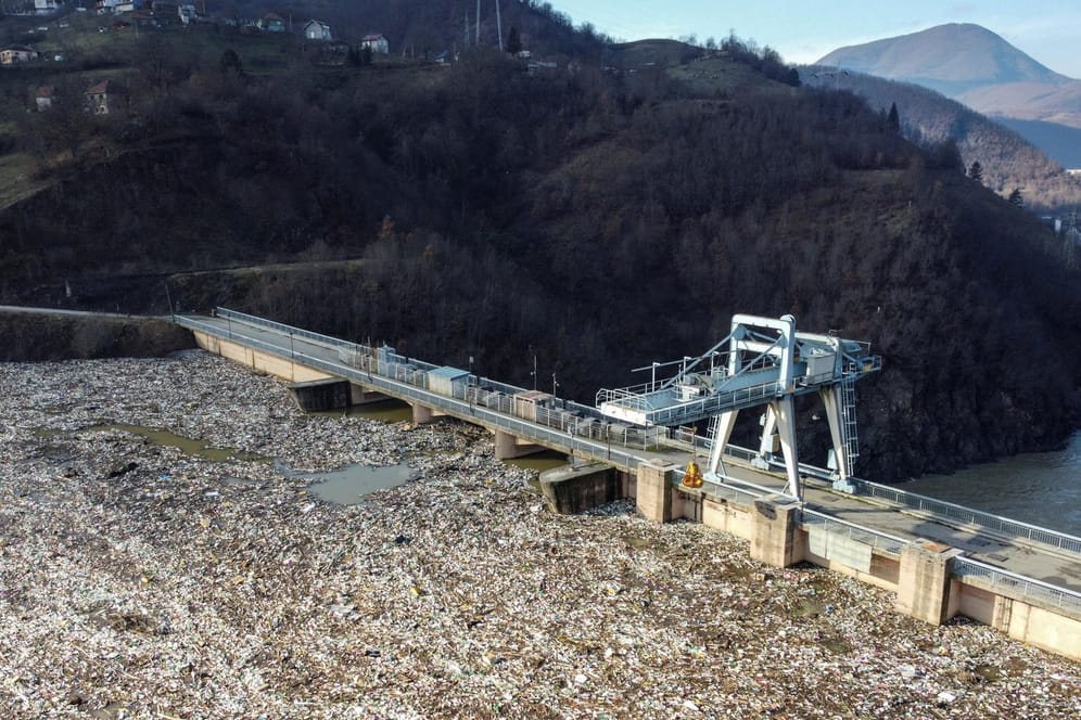More garbage than water: Serbia promises clean-up of hydro reservoir