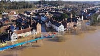 Überschwemmungen im Westen Englands – Straßenzüge unter..