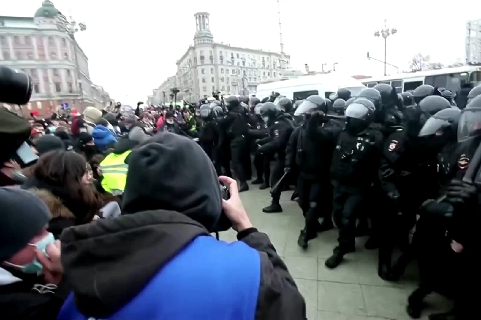Gewaltsame Proteste: In Russland ist die Polizei aggressiv gegen Demonstranten vorgegangen. Sie demonstrierten gegen Kreml-Kritiker Nawalny.
