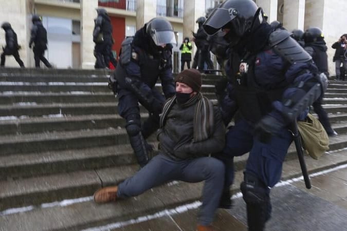 Nawalny-Proteste: Mehr als 1.000 Festnahmen in Russland.