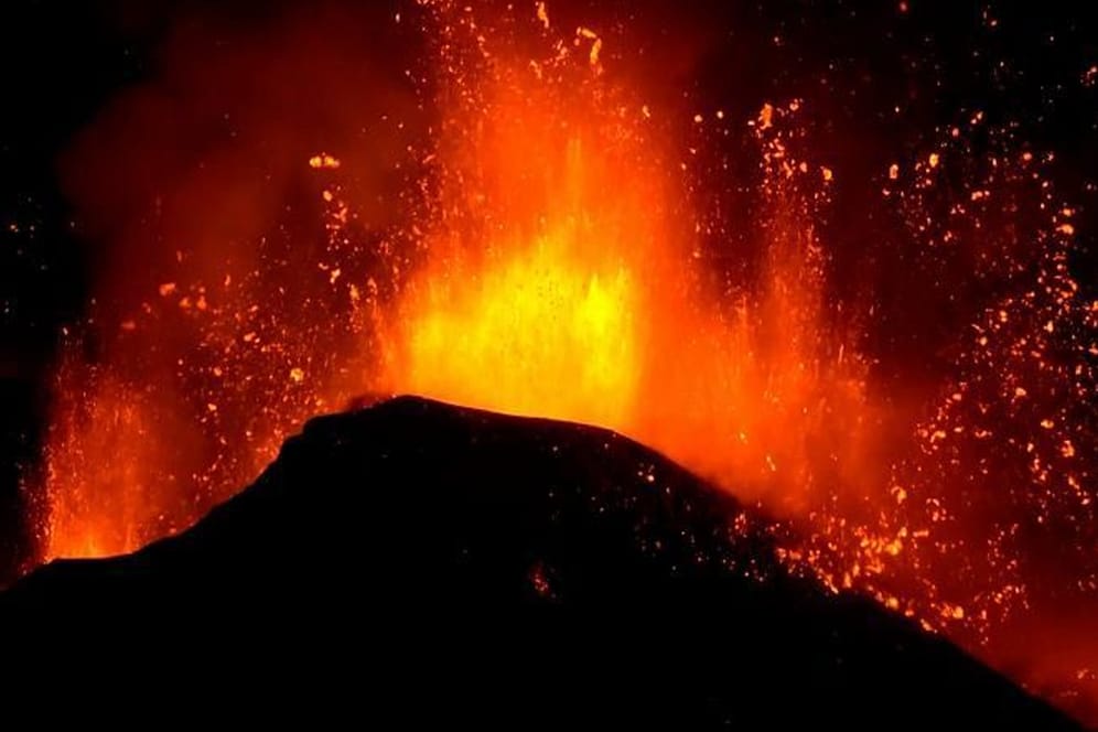 Sizilien: Der Ätna gilt als aktivster Vulkan Europas und nun ist schon fünf Mal in mehreren Tagen ausgebrochen.