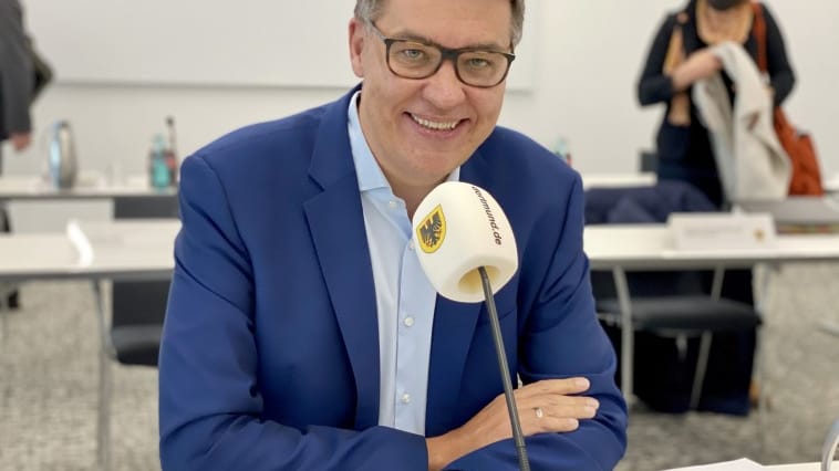 Oberbürgermeister Thomas Westphal (Archivbild): Dortmund möchte alle Schulen wieder schließen. Oberbürgermeister Thomas Westphal (Archivbild): Dortmund möchte alle Schulen wieder schließen.