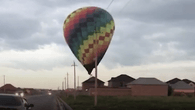 Kasachstan: Wind treibt Heißluftballon direkt in eine..