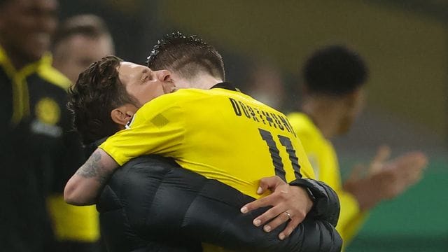 Pokalsieger: BVB-Coach Edin Terzic und Kapitän Marco Reus.