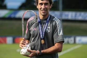 Beerbt Ex-Weltstar Raul Trainer Adi Hütter bei Eintracht Frankfurt?.