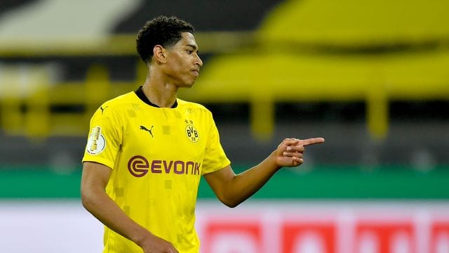 Jude Bellingham spielt bereits für den BVB in der Bundesliga. Jude Bellingham spielt bereits für den BVB in der Bundesliga.
