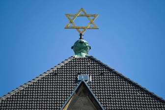 Synagoge in der Kölner Roonstraße (Archivbild): Im Zuge des Nahostkonfliktes werden Jüdinnen und Juden in Deutschland angefeindet.