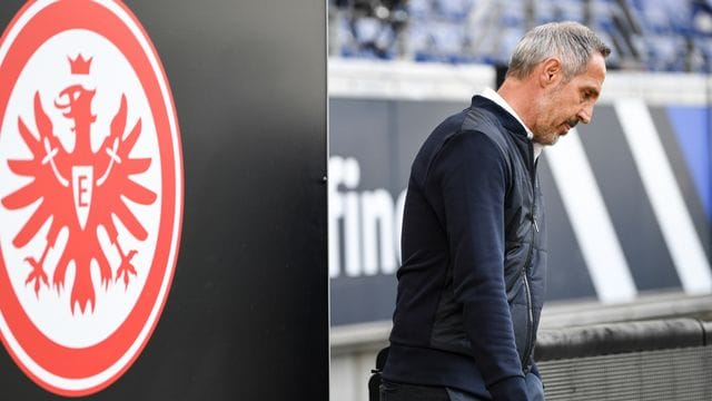 Abschied vom Adler: Adi Hütter verlässt Eintracht Frankfurt Richtung Gladbach. Abschied vom Adler: Adi Hütter verlässt Eintracht Frankfurt Richtung Gladbach.