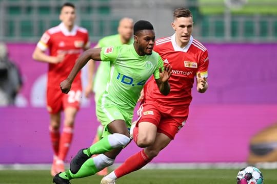 Fühlt sich in Wolfsburg wohl: Ridle Baku (l).