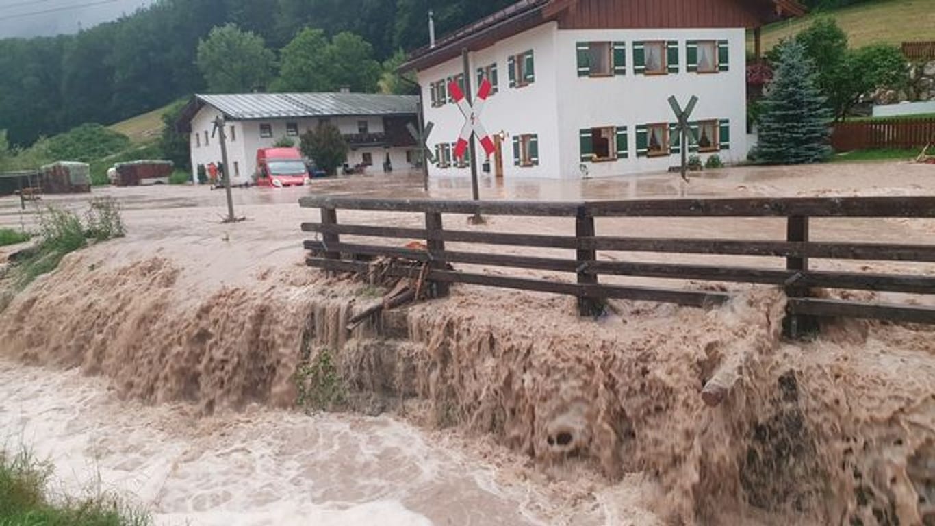 Der Landkreis Berchtesgadener Land hat nach starkem Regen den Katastrophenfall ausgerufen.