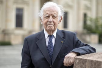 Kurt Biedenkopf: Der frühere sächsische Ministerpräsident ist im Alter von 91 Jahren gestorben.
