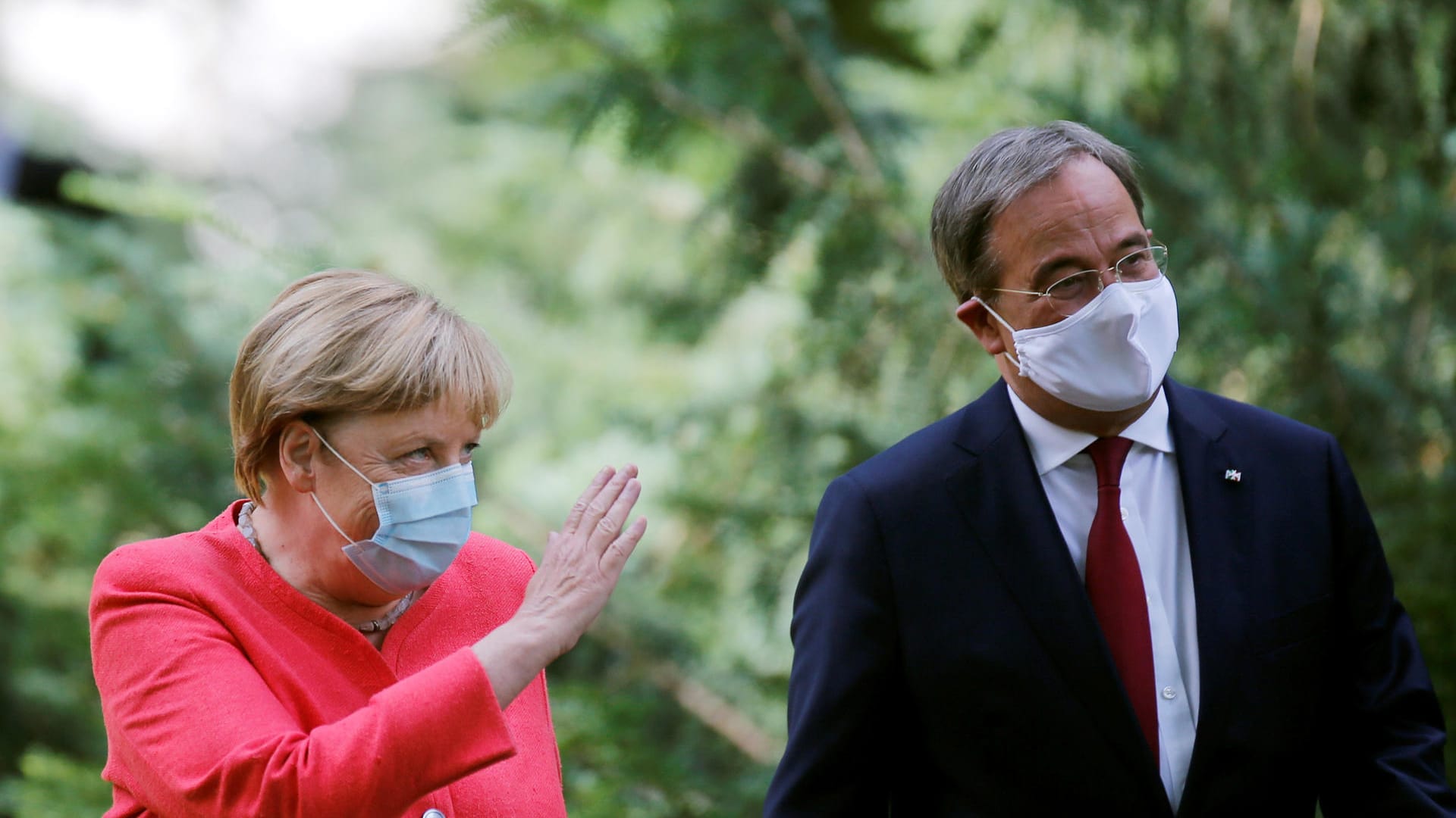 Armin Laschet (CDU) und Angela Merkel (CDU) gemeinsam in Düsseldorf vor knapp einem Jahr: Am Montag kommt sie in die Landeshauptstadt, um den Geburtstag von NRW zu feiern. Armin Laschet (CDU) und Angela Merkel (CDU) gemeinsam in Düsseldorf vor knapp einem Jahr: Am Montag kommt sie in die Landeshauptstadt, um den Geburtstag von NRW zu feiern.