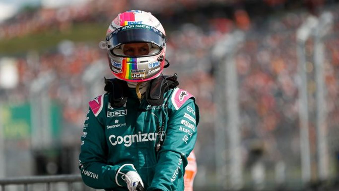 Aston-Martin-Pilot Sebastian Vettel hat nur eine durchwachsene Halbzeit-Bilanz vorzuweisen.