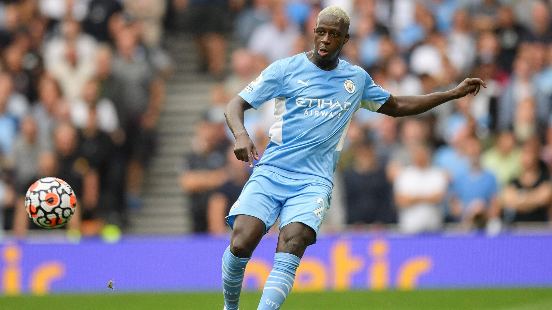 Benjamin Mendy stand zum Saisonstart Mitte August noch für Manchester City auf dem Feld. Benjamin Mendy stand zum Saisonstart Mitte August noch für Manchester City auf dem Feld.