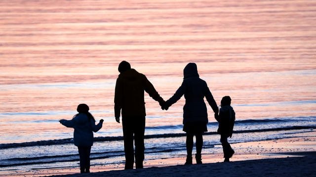 Familienwunsch (Symbolbild): Ehe und Familie sind auch heute noch das Ideal vieler junger Menschen.