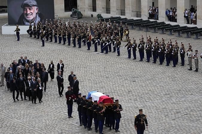 Bei einem Staatsbegräbnis nahm auch Präsident Macron Abschied von Jean-Paul Belmondo.