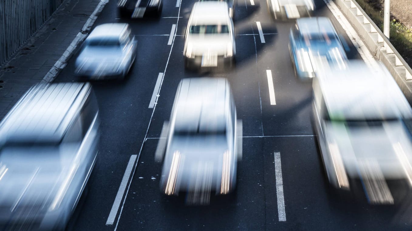 Rushhour: Die Liste der Städte, die Beschränkungen für Benziner und Diesel planen, wird länger.