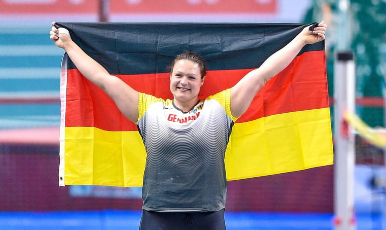 Christina Schwanitz: Die Kugelstoßerin wurde 2021 Dritte bei den Halleneuropameisterschaften in Torun. Sie bekam 2017 Zwillinge.
