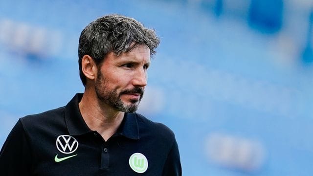 Will den VfL Wolfsburg in der Spitze etablieren: Trainer Mark van Bommel.