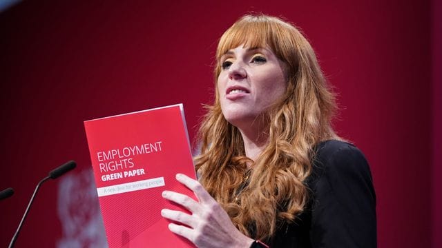 Angela Rayner, stellvertretende Vorsitzende der Labour Partei, spricht auf dem Labour-Parteitag in Brighton. Angela Rayner, stellvertretende Vorsitzende der Labour Partei, spricht auf dem Labour-Parteitag in Brighton.