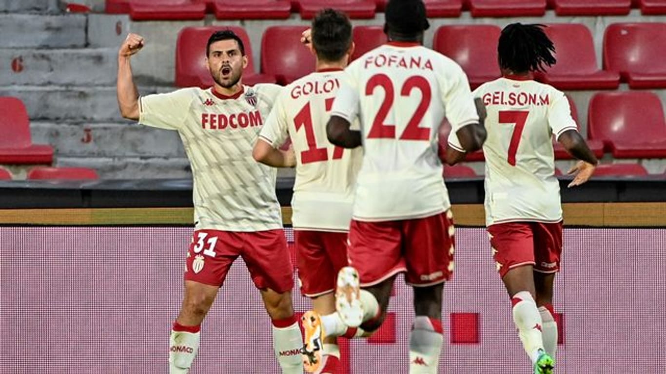 Monacos Kevin Volland feiert einen Treffer mit den Mannschaftskameraden.