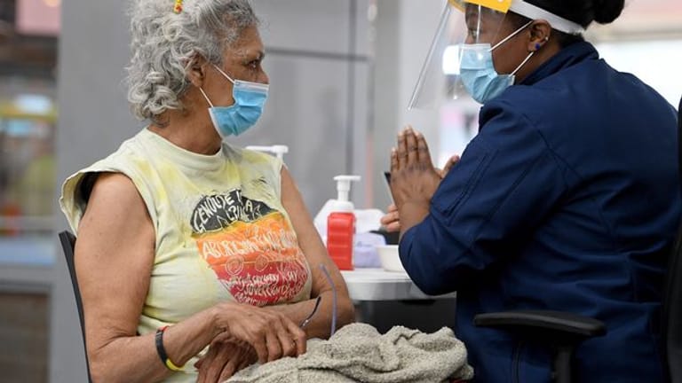 Indigene nach einer Covid-19-Impfung: Wegen verbreiteter Vorerkrankungen müssen Indigene bei der Impfung priorisiert werden.