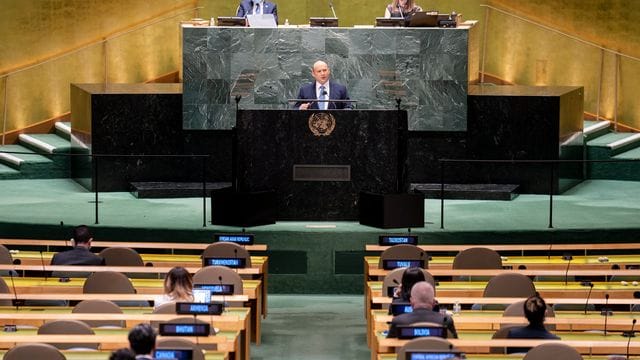 Israels Ministerpräsident Naftali Bennett spricht bei der UN-Vollversammlung in New York. Israels Ministerpräsident Naftali Bennett spricht bei der UN-Vollversammlung in New York.
