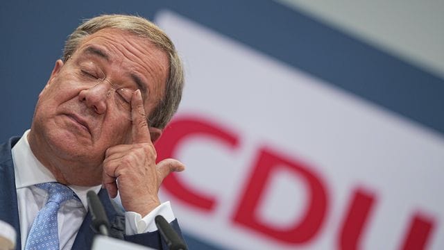 CDU-Kanzlerkandidat Armin Laschet gibt eine Pressekonferenz nach den Gremiensitzungen der Partei nach der Bundestagswahl. CDU-Kanzlerkandidat Armin Laschet gibt eine Pressekonferenz nach den Gremiensitzungen der Partei nach der Bundestagswahl.