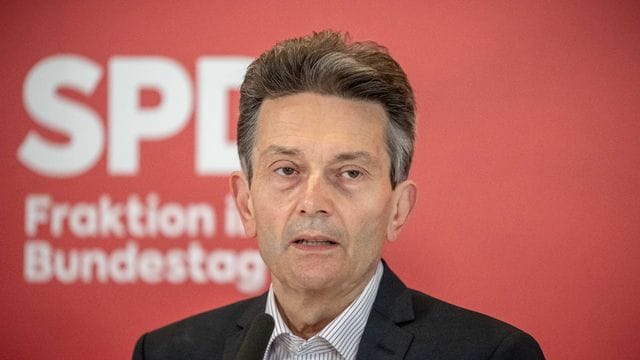 Rolf Mützenich bleibt Vorsitzender der SPD-Bundestagsfraktion.