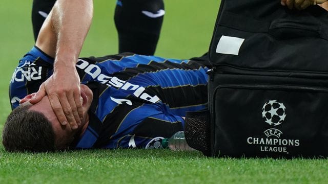 Nationalspieler Robin Gosens verletzte sich gegen Bern am rechten Oberschenkel. Nationalspieler Robin Gosens verletzte sich gegen Bern am rechten Oberschenkel.