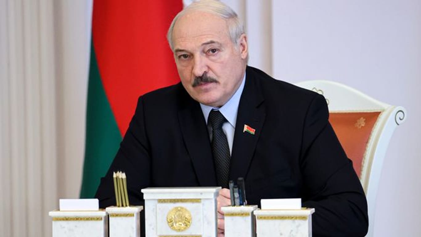 Der belarussische Machthaber Alexander Lukaschenko geht weiter gegen die Opposition im Land vor.