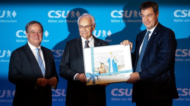 Armin Laschet (l), Edmund Stoiber (M) und Markus Söder in München.