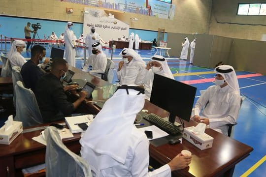 Ein Wahllokal in Doha.