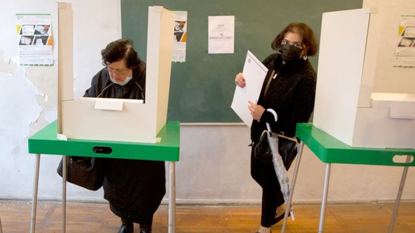 Ein Wahllokal in Tiflis.