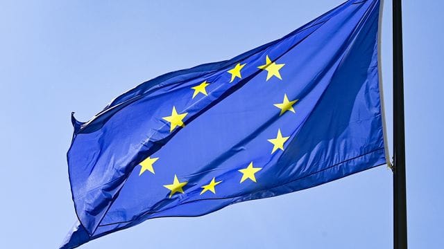 Beim Westbalkan-Gipfel soll schriftlich festgehalten werden, dass sich die EU weiter zum Erweiterungsprozess bekennt. Beim Westbalkan-Gipfel soll schriftlich festgehalten werden, dass sich die EU weiter zum Erweiterungsprozess bekennt.
