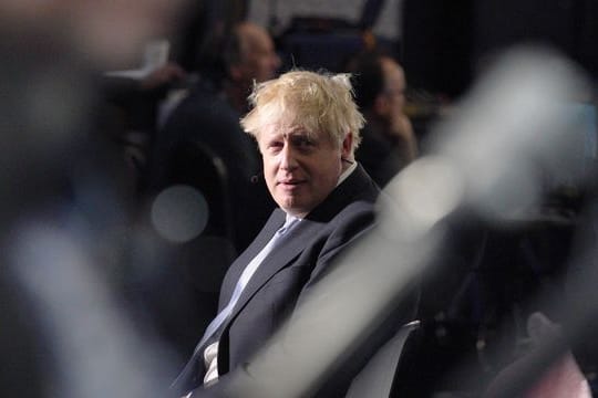 Boris Johnson, Premierminister von Großbritannien, spricht während eines Interviews auf dem Parteitag der Konservativen.