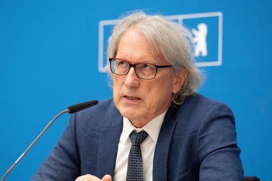 Matthias Kollatz (SPD), Finanzsenator von Berlin, spricht nach der Sitzung des Senats zu Journalisten.
