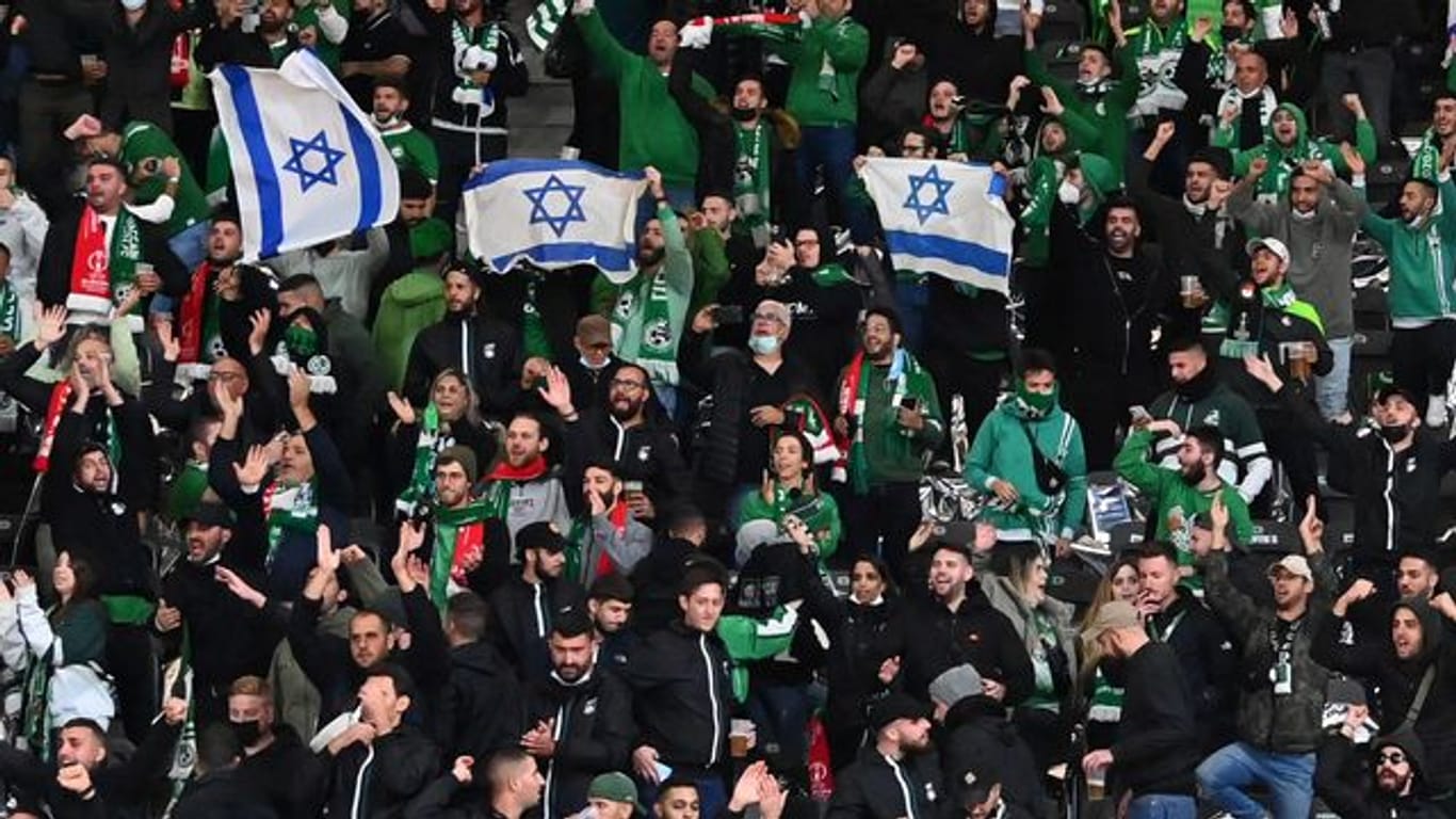 Union-Fans sollen israelische Fußball-Anhänger von Maccabi Haifa antisemitisch beleidigt haben.