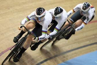 Pauline Grabosch, Lea Sophie Friedrich und Alessa-Catriona Pröpster unterlagen im Teamsprint-Finale.