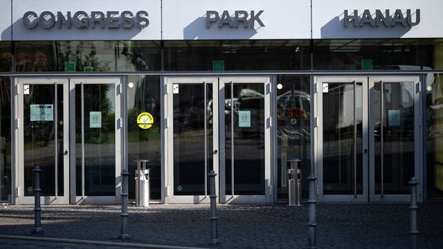 Eingänge zum Congress Park Hanau. Eingänge zum Congress Park Hanau.