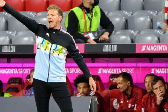 Julian Nagelsmann findet es "relativ normal", dass mittlerweile auch für Fußball-Trainer Ablösesummen gezahlt werden.