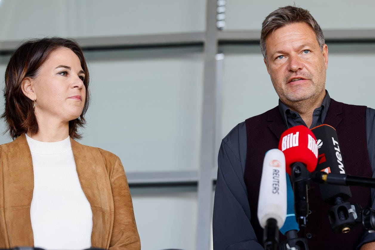 Greens party co-leaders Baerbock and Habeck give a statement, in Berlin