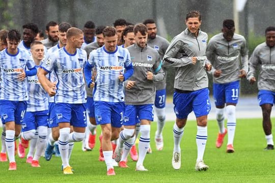 Nach Sportvorstand Fredi Bobic hat Hertha eine Impfquote von über 90 Prozent: Die Berliner Fußballprofis beim Training.