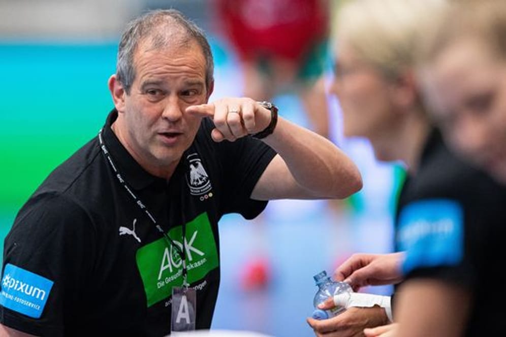 Henk Groener, Bundestrainer der deutschen Handball-Nationalspielerinnen.