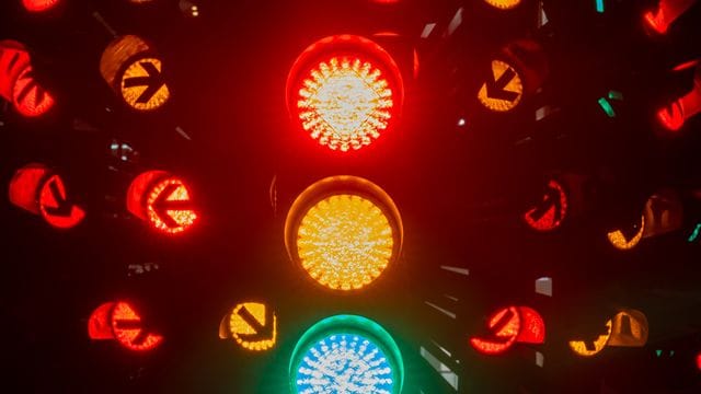 SPD, Grüne und FDP wollen ausloten, ob eine sogenannte Ampel-Koalition möglich sein könnte.