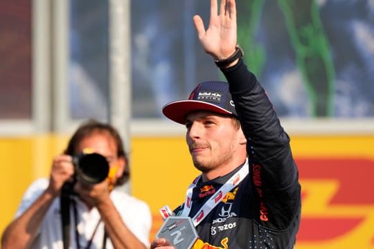 Liegt nur zwei Punkte hinter Spitzenreiter Lewis Hamilton: Max Verstappen.