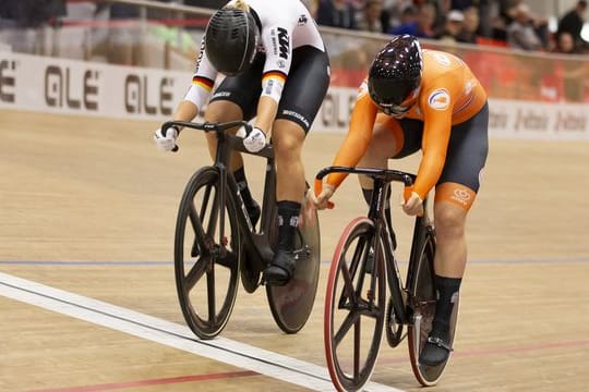 Lea Sophie Friedrich (l) unterlag im Sprint-Finale der Niederländerin Shanne Braspennincx.