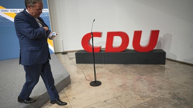 Der Noch-Parteichef Armin Laschet wird wohl am Montag Vorschläge zur Neuaufstellung der Partei machen. Der Noch-Parteichef Armin Laschet wird wohl am Montag Vorschläge zur Neuaufstellung der Partei machen.